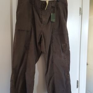 Eddie Bauer Women's capris  size 18
